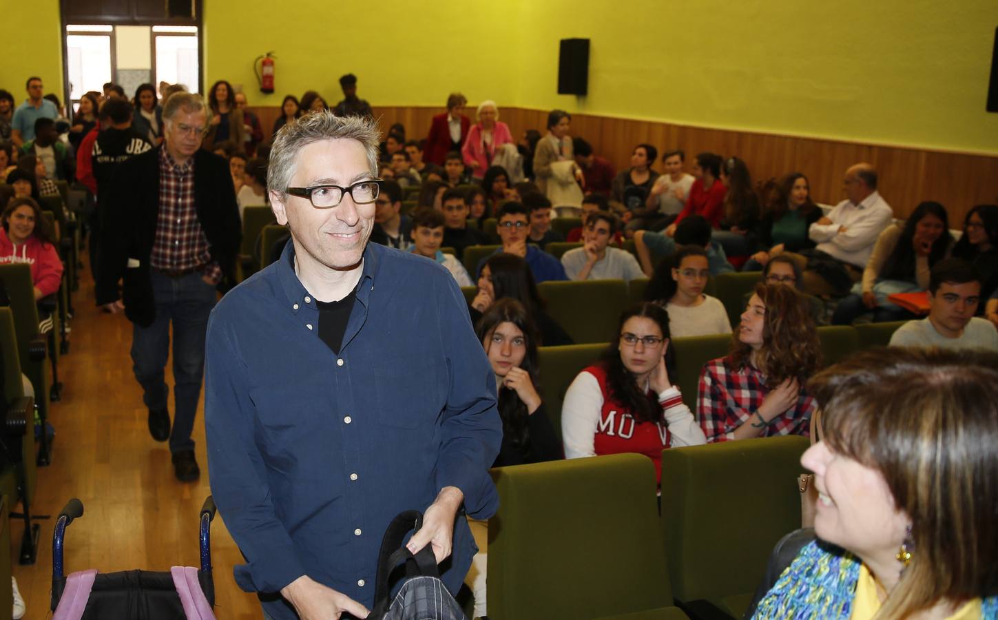 David Trueba participa en un encuentro con alumnos del IES Zorrilla