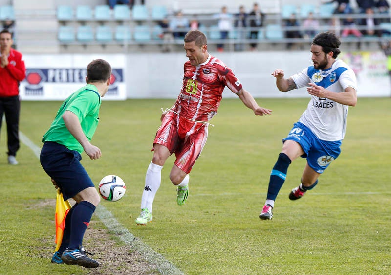 El Deportivo Palencia cae frente al Loja en el primer partido de &#039;play off&#039; (Primera galería)