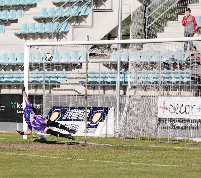 El Deportivo Palencia cae frente al Loja en el primer partido de &#039;play off&#039; (Segunda galería)