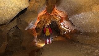 Histórico hallazgo en la cueva de Atxurra, en Berriatua