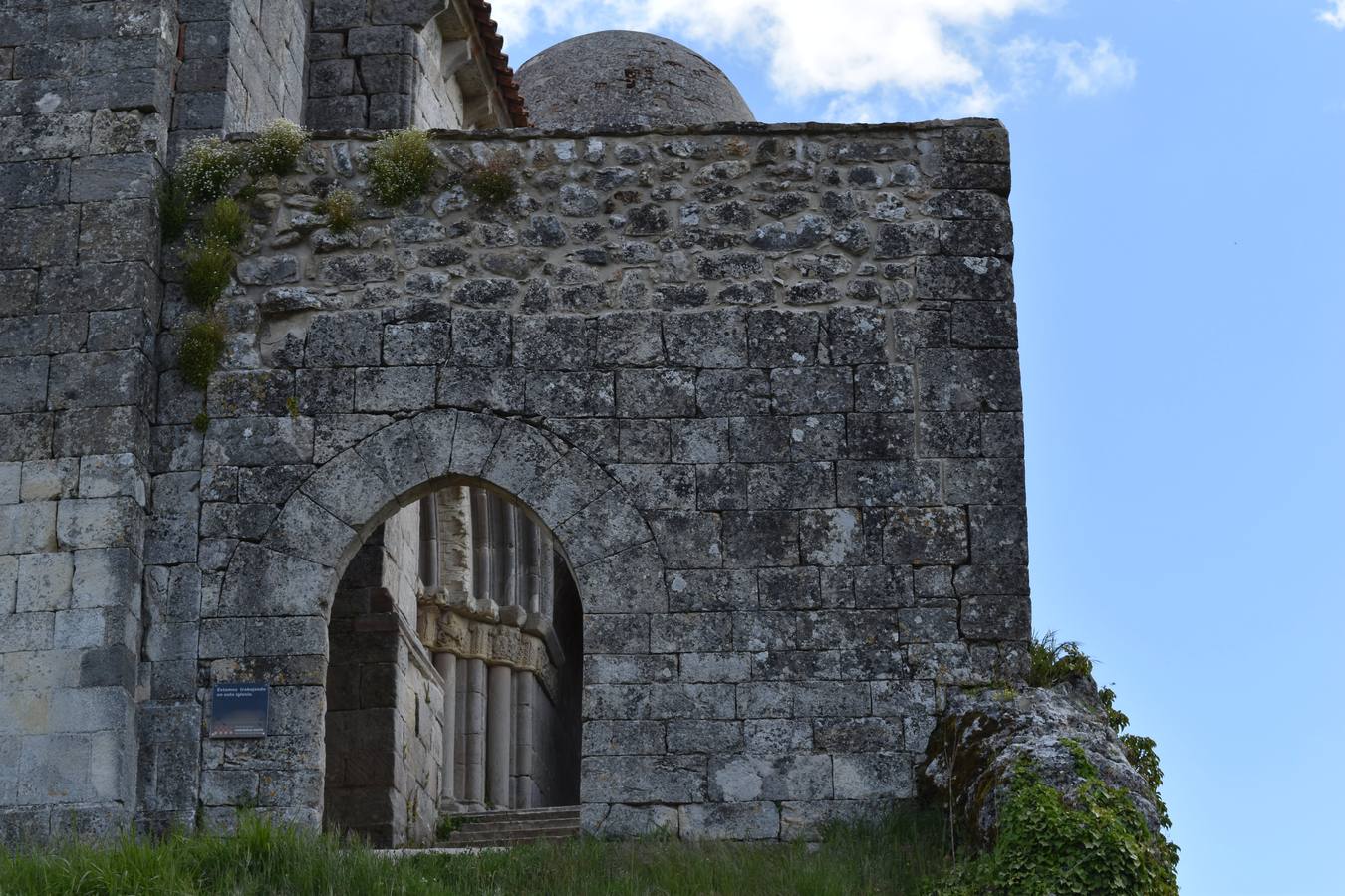 La ermita de Vallespinoso de Aguilar, una joya del románico palentino