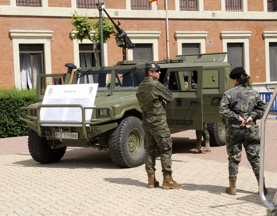 Una exhibición de equipos y vehículos cierra la Semana de las Fuerzas Armadas en Valladolid