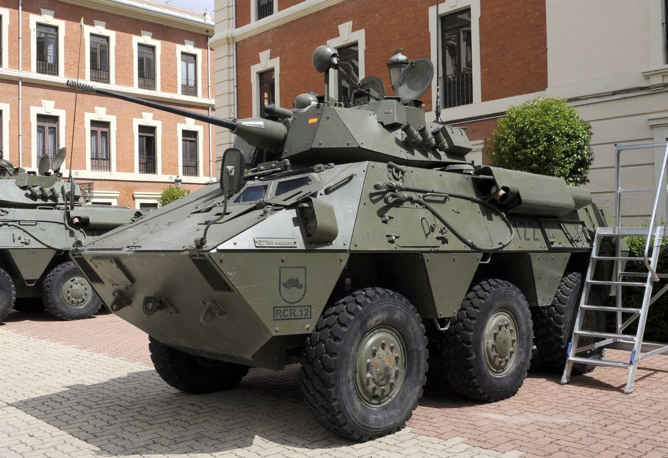 Una exhibición de equipos y vehículos cierra la Semana de las Fuerzas Armadas en Valladolid