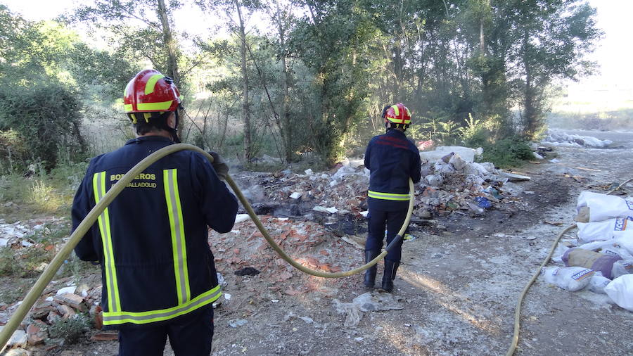 Incendio en un vertedero ilegal de Valladolid