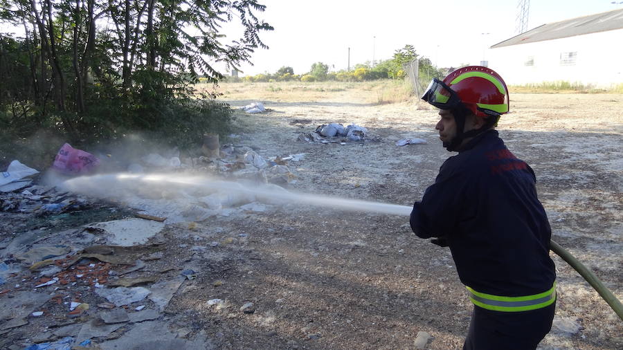 Incendio en un vertedero ilegal de Valladolid