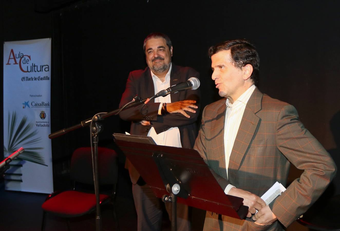 Recital poético de Juan Carlos Mestre en el Aula de Cultura de El Norte de Castilla