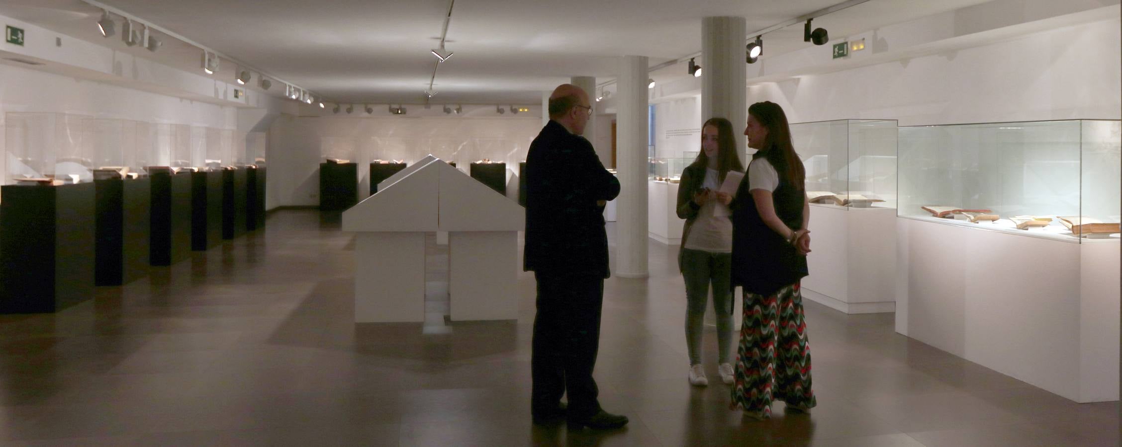 La Casa Revilla acoge una exposición de ediciones del &#039;Quijote&#039;