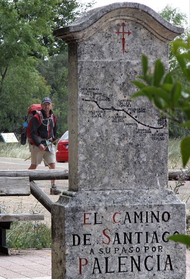 Hito del Camino de Santiago a la entrada de la provincia de Palencia.