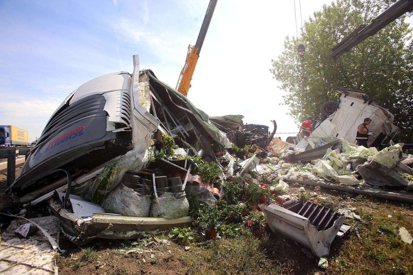 Vuelco de un camión en la A-62 a la altura de Geria (Valladolid)