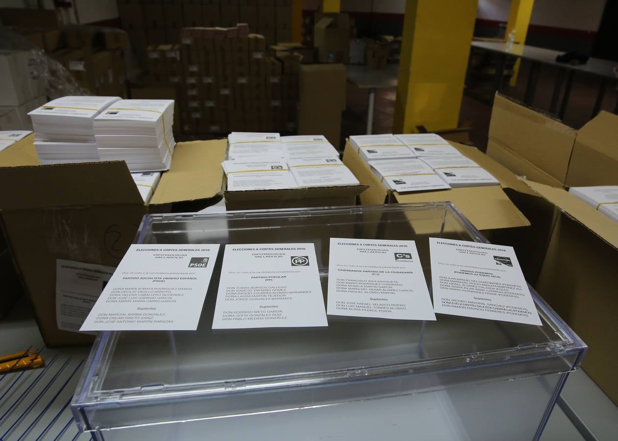 Empaquetado de papeletas para las elecciones generales del 26-J