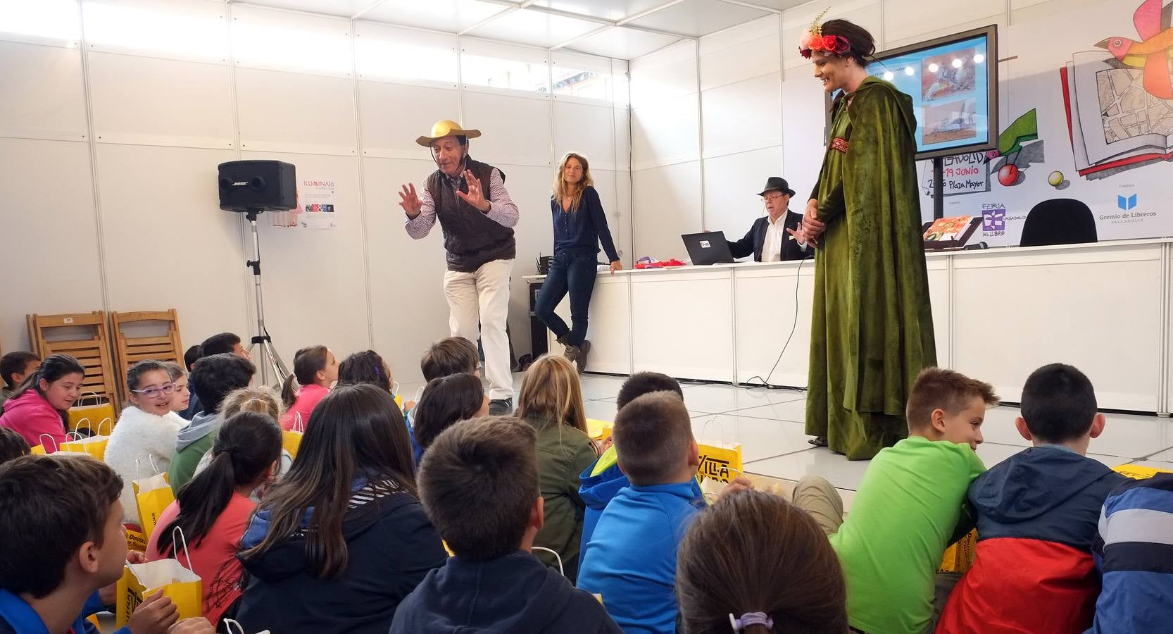 Ramón García presenta &#039;El Quijote en veintitantas letras&#039; en la Feria del Libro
