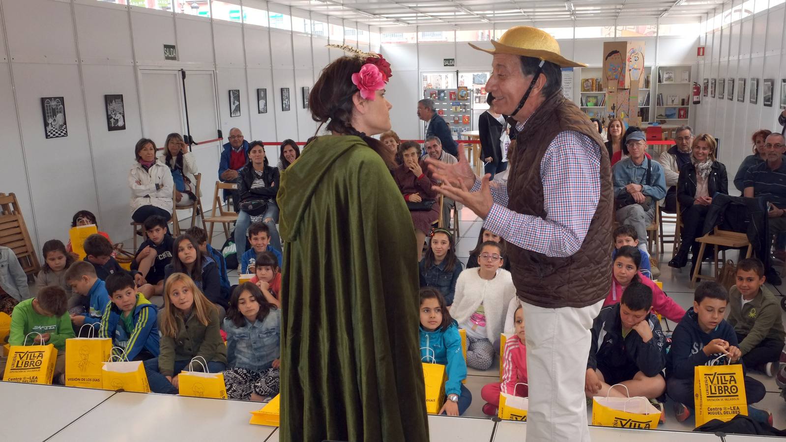 Ramón García presenta &#039;El Quijote en veintitantas letras&#039; en la Feria del Libro