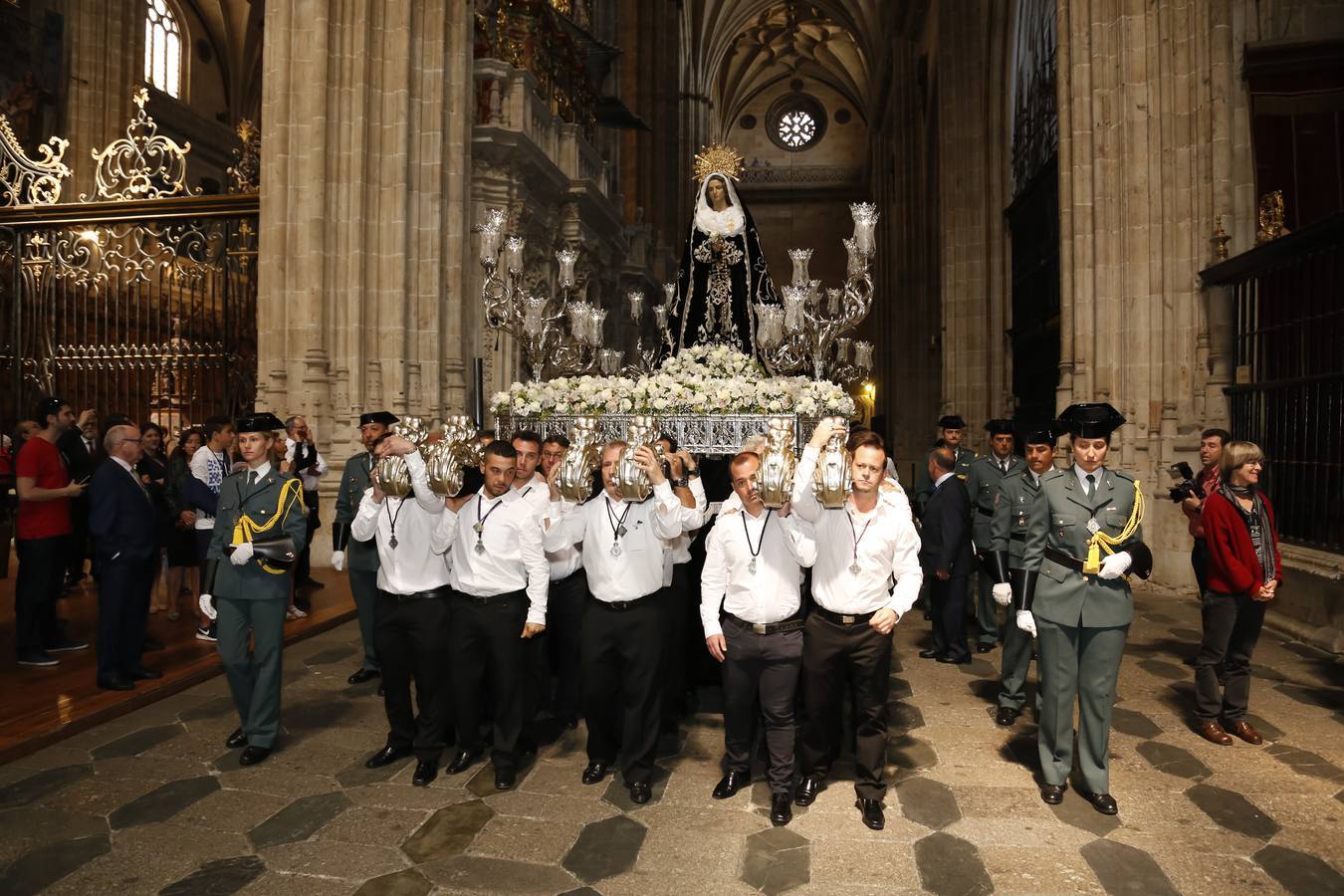 Procesión extraordinaria por el 75 aniversario de la Virgen de la Soledad