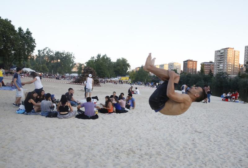 Noche de San Juan en la playa de Las Moreras de Valladolid