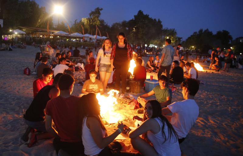 Noche de San Juan en la playa de Las Moreras de Valladolid