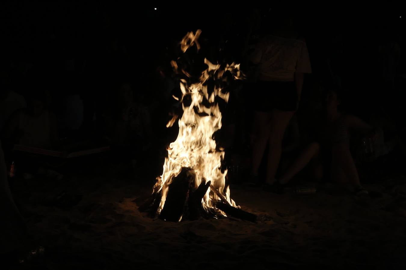 Noche de San Juan en la playa de Las Moreras de Valladolid (2/3)