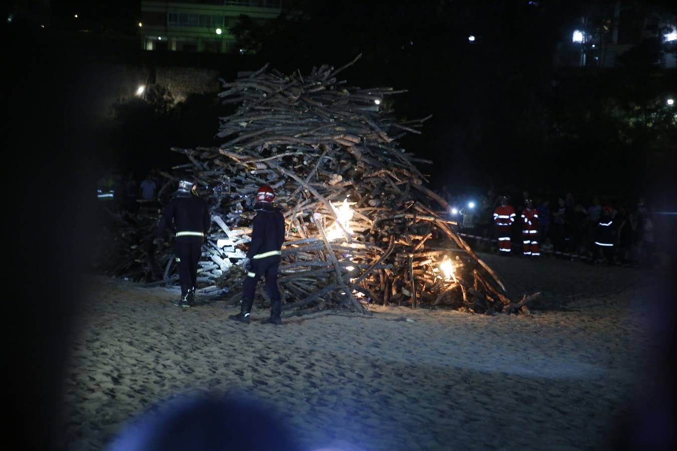 Noche de San Juan en la playa de Las Moreras de Valladolid (2/3)