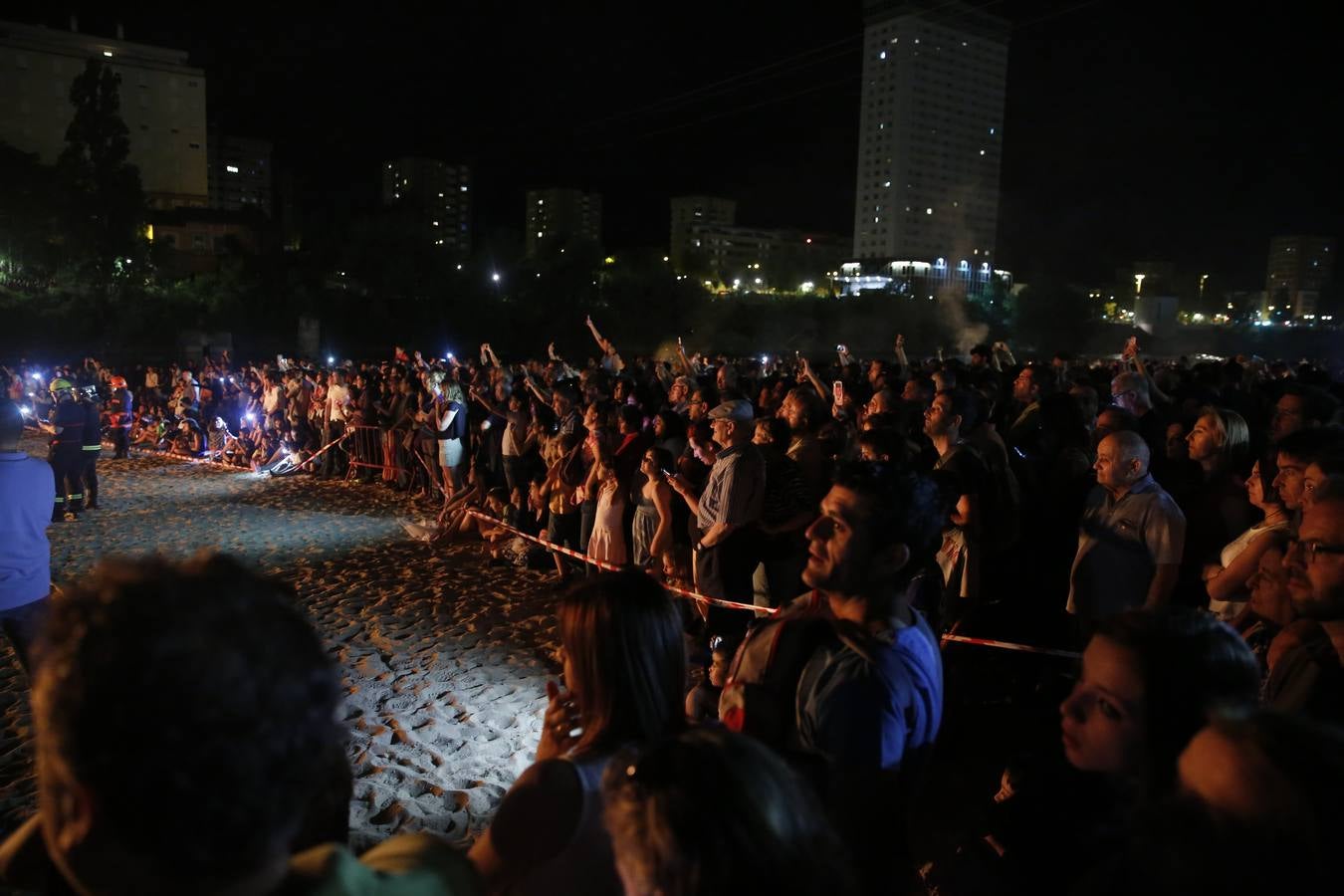 Noche de San Juan en la playa de Las Moreras de Valladolid (2/3)