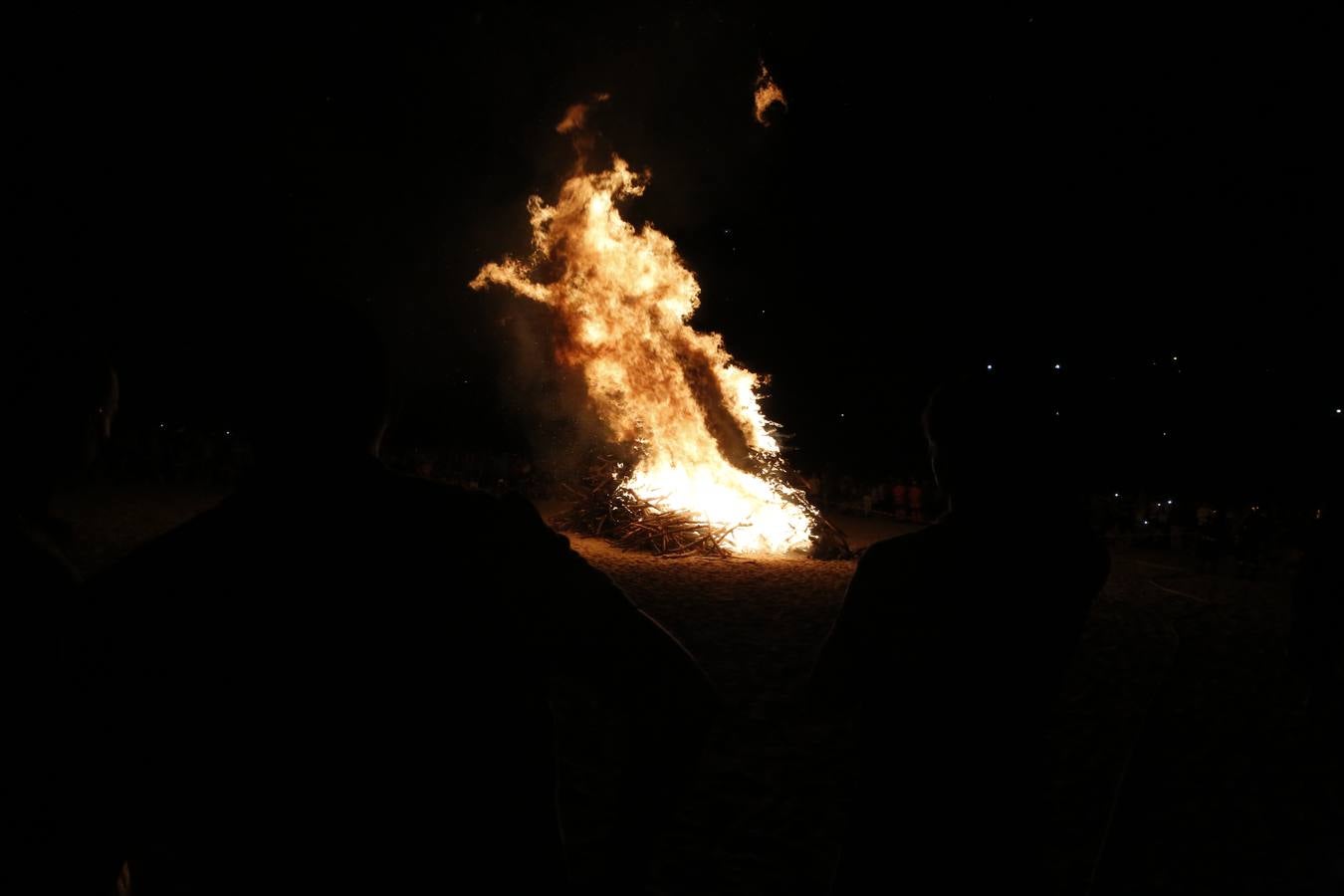 Noche de San Juan en la playa de Las Moreras de Valladolid (2/3)