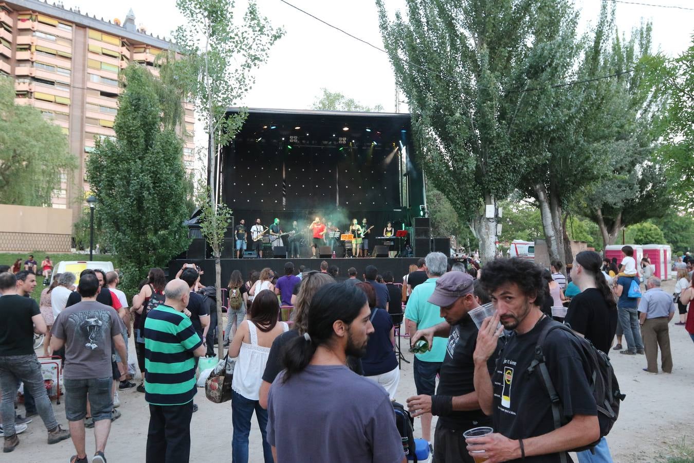 Si estuviste en la Noche de San Juan en las Moreras, búscate en las fotos (1/3)