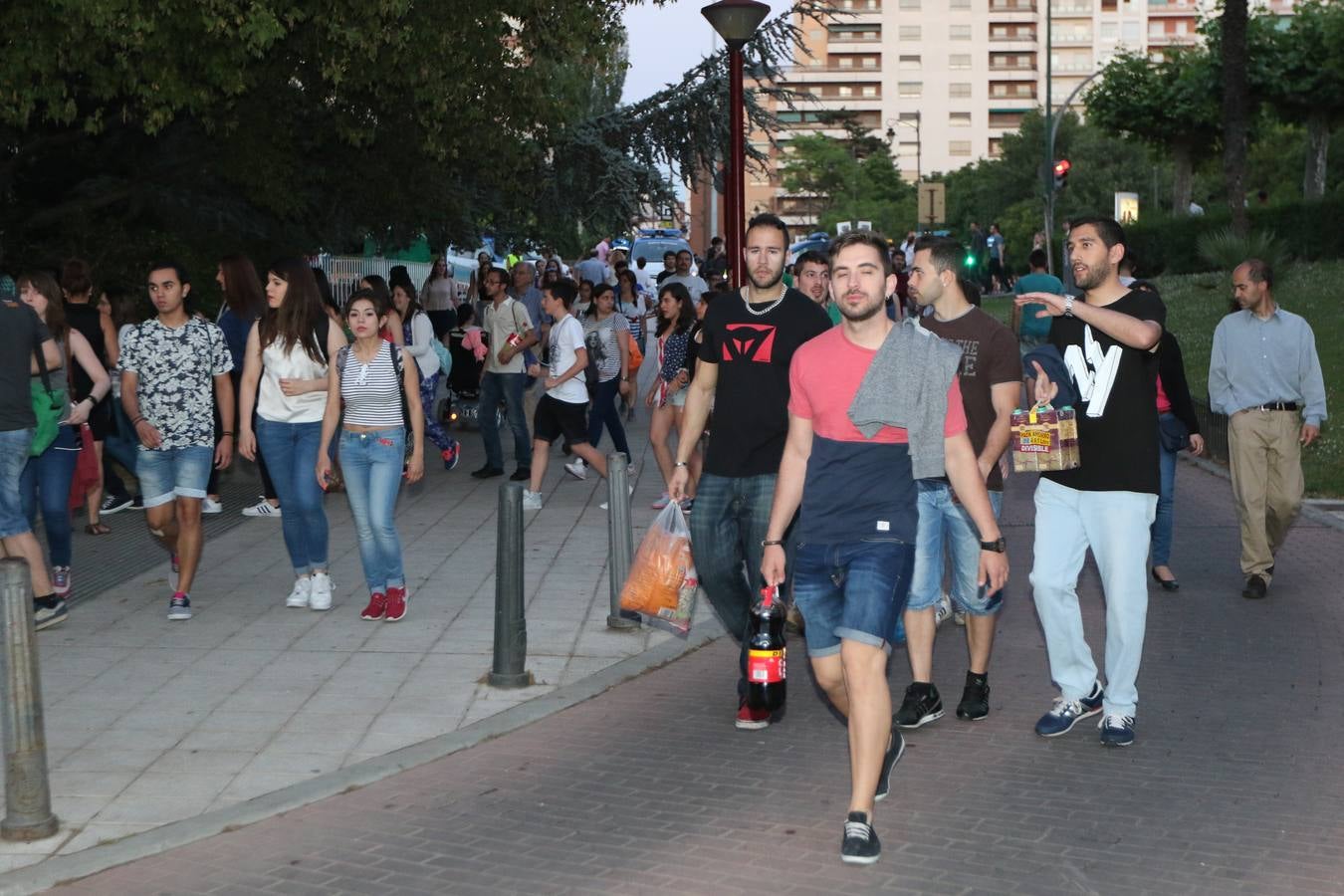 Si estuviste en la Noche de San Juan en las Moreras, búscate en las fotos (1/3)