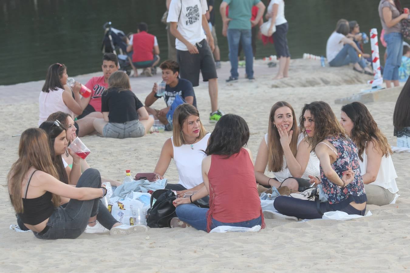 Si estuviste en la Noche de San Juan en las Moreras, búscate en las fotos (3/3)