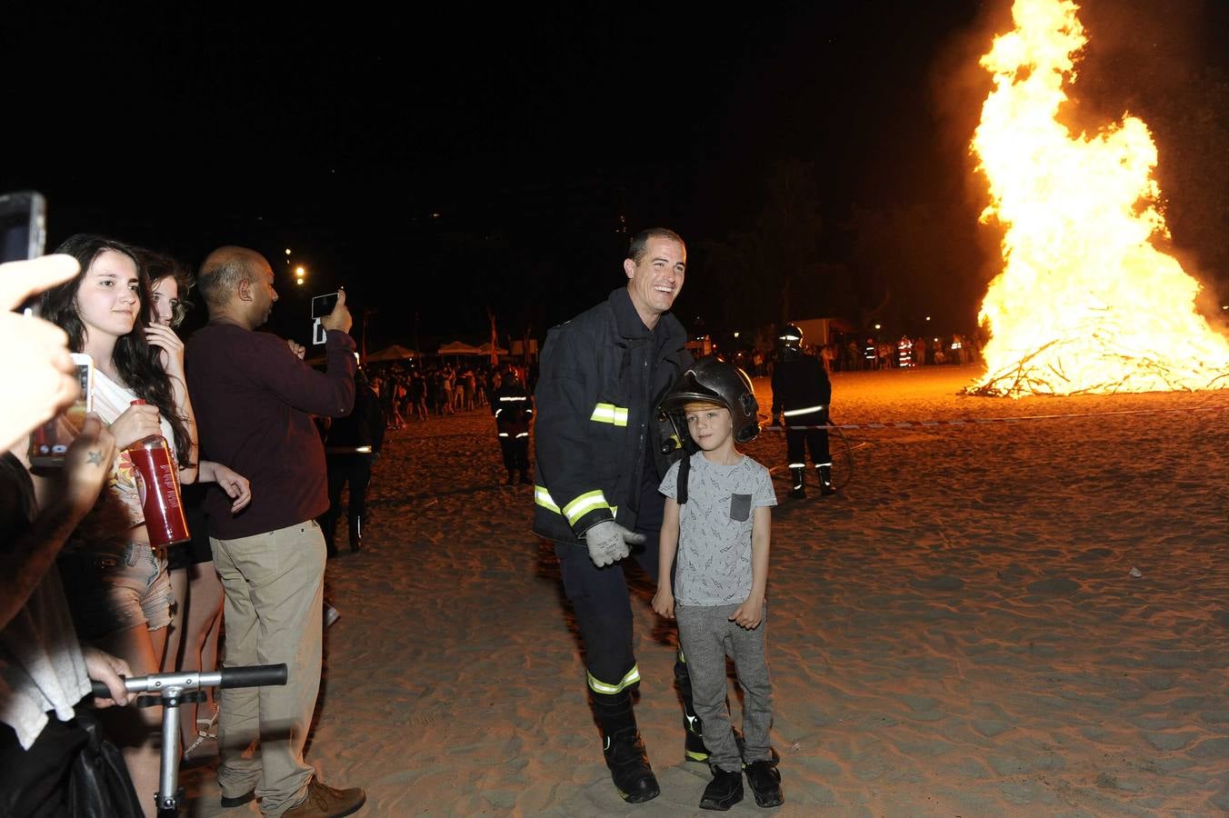 Noche de San Juan en la playa de Las Moreras de Valladolid (3/3)