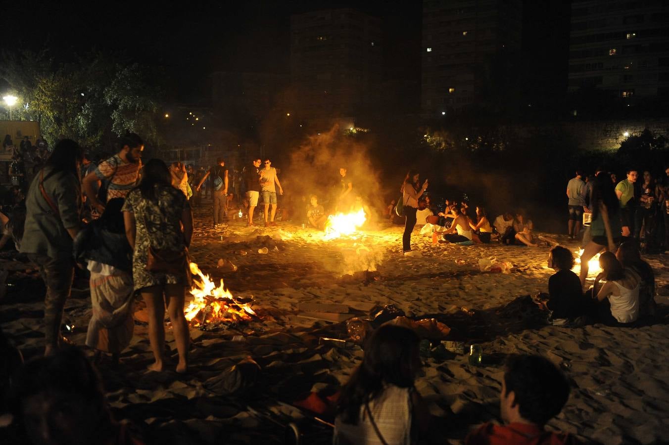 Noche de San Juan en la playa de Las Moreras de Valladolid (3/3)