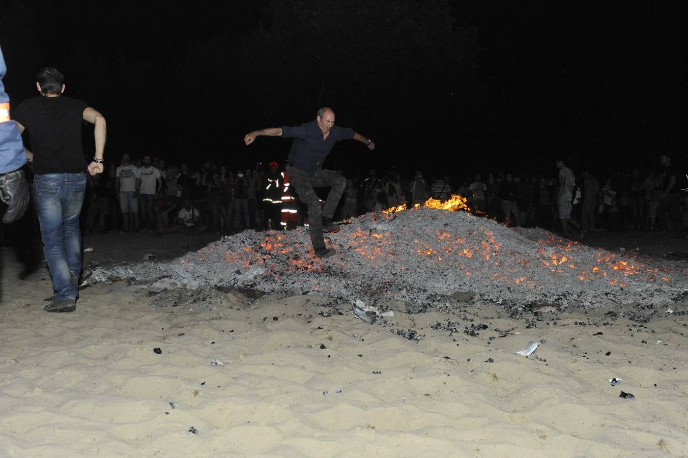 Noche de San Juan en la playa de Las Moreras de Valladolid (3/3)