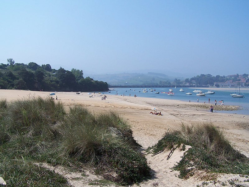 Playa de San Vicente de La Barquera o Tostadero.