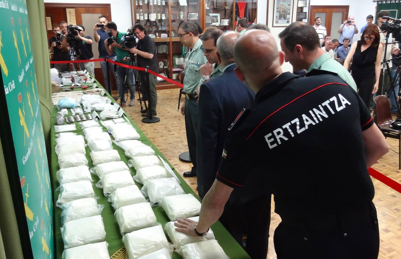 Material incautado en la mayor operación contra la distribución de drogas sintéticas en el noroeste de España