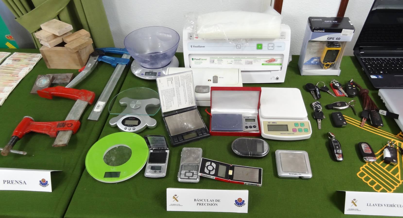 Material incautado en la mayor operación contra la distribución de drogas sintéticas en el noroeste de España