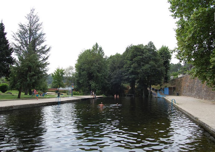 Piscina natural de Arenas de San Pedro (Ávila).