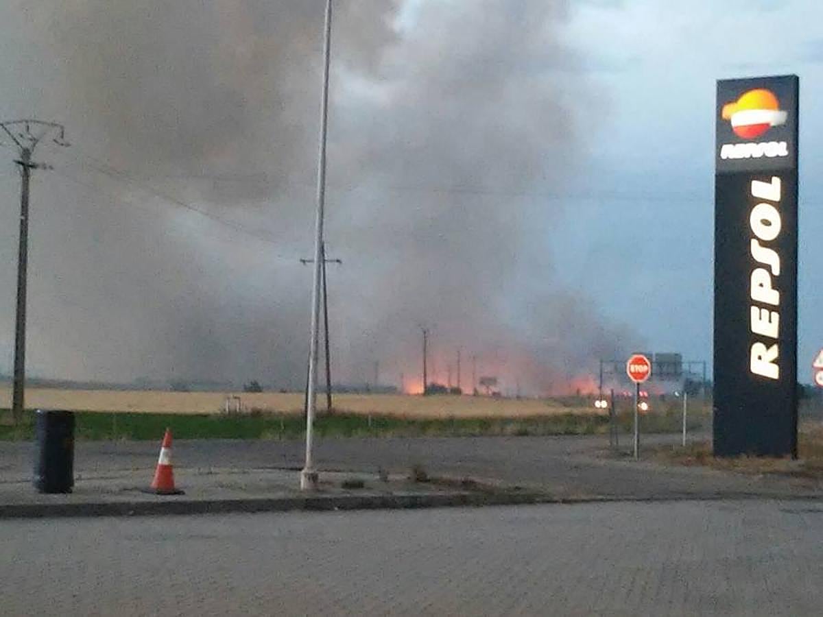 Incendio entre Cubillas (Valladolid) y Dueñas (Palencia)