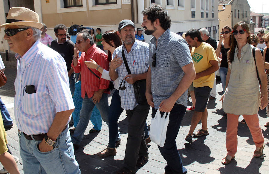 Protesta de la plataforma &#039;No más mierda&#039; en Cuéllar (Segovia)