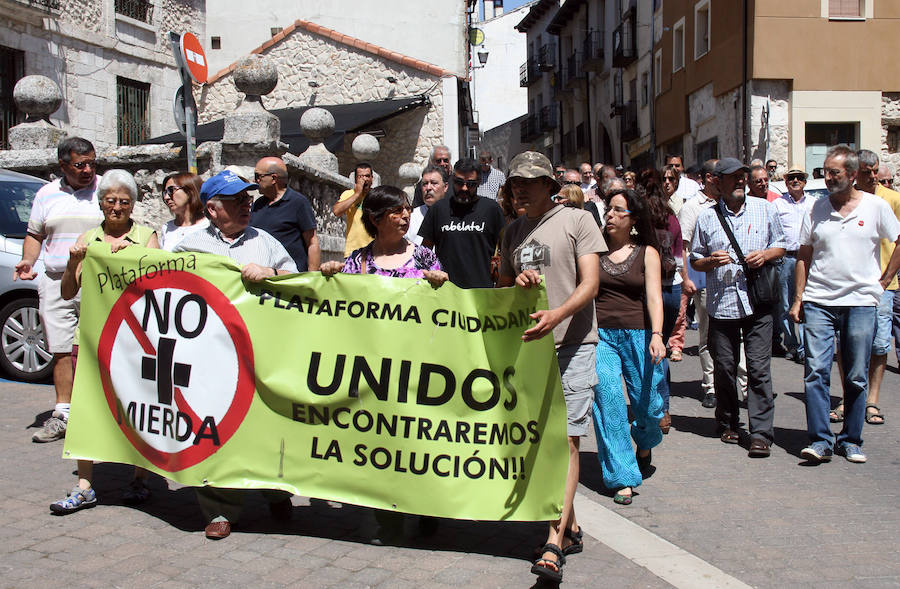 Protesta de la plataforma &#039;No más mierda&#039; en Cuéllar (Segovia)