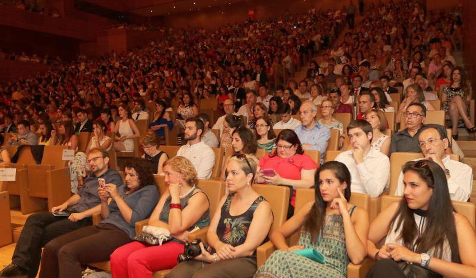 Entrega de Diplomas de la Graduación de Educación