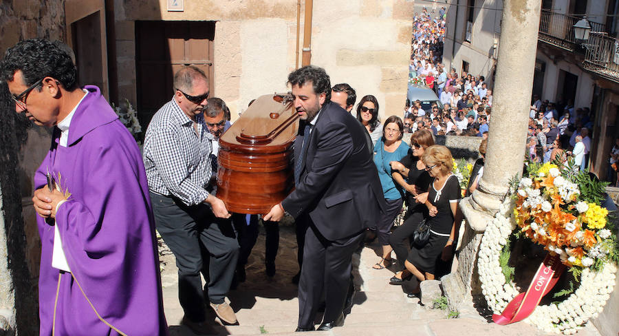 Funeral en Sepúlveda (Segovia) por el torero Víctor Barrio (1/2)