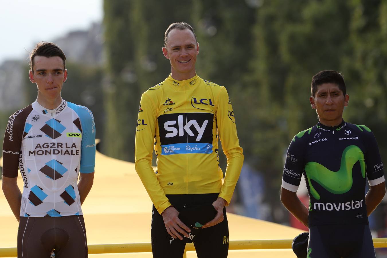 Froome celebra su tercer Tour de Francia en París