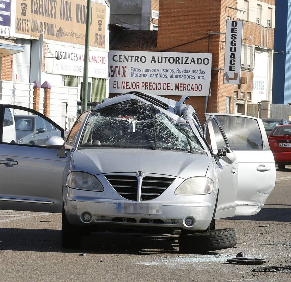 Aparatosa colisión en el polígono de Argales
