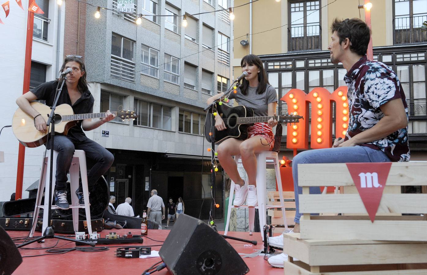 Actuación de la banda madrileña Münik en la plaza de Martí y Monsó en los conciertos de Mahou