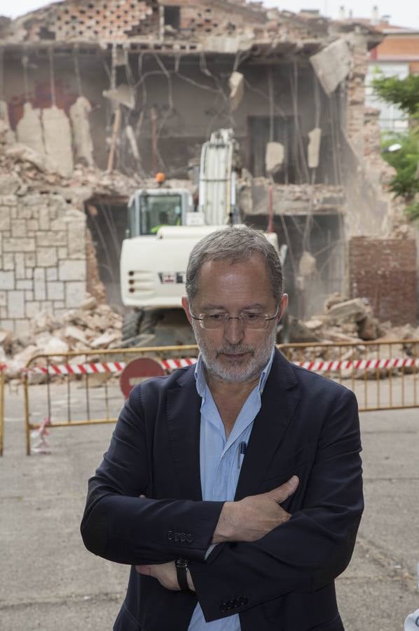 Comienza el derribo del colegio San Juan de la Cruz de La Rondilla