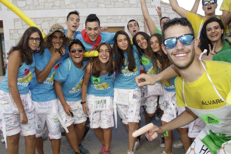 Fotos 2. Chupinazo y desfile de peñas en Campaspero