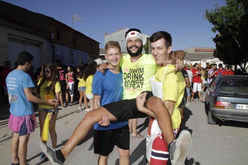 Fotos 2. Chupinazo y desfile de peñas en Campaspero