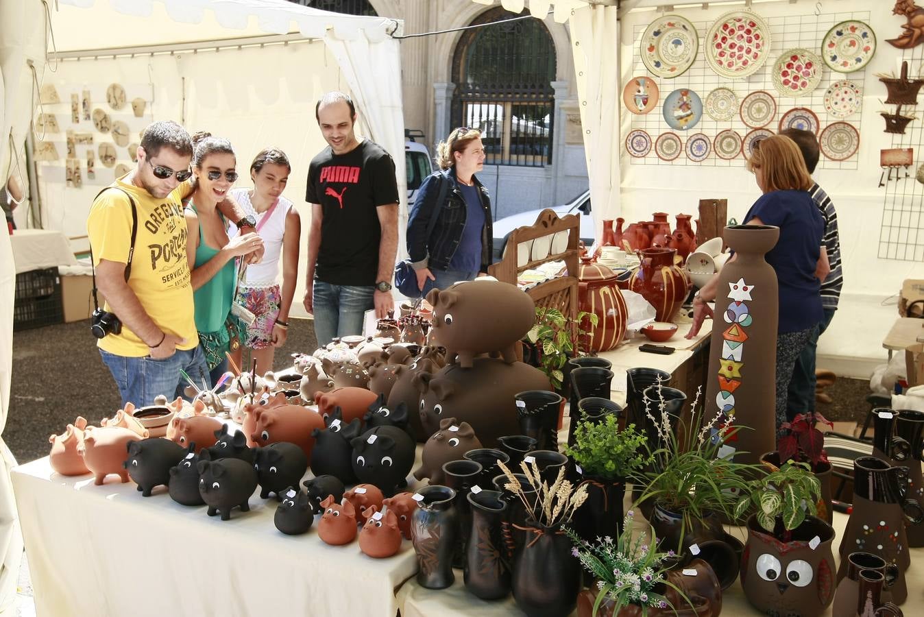 La plaza de Los Bandos de Salamanca acoge la XXVIII Feria del Barro