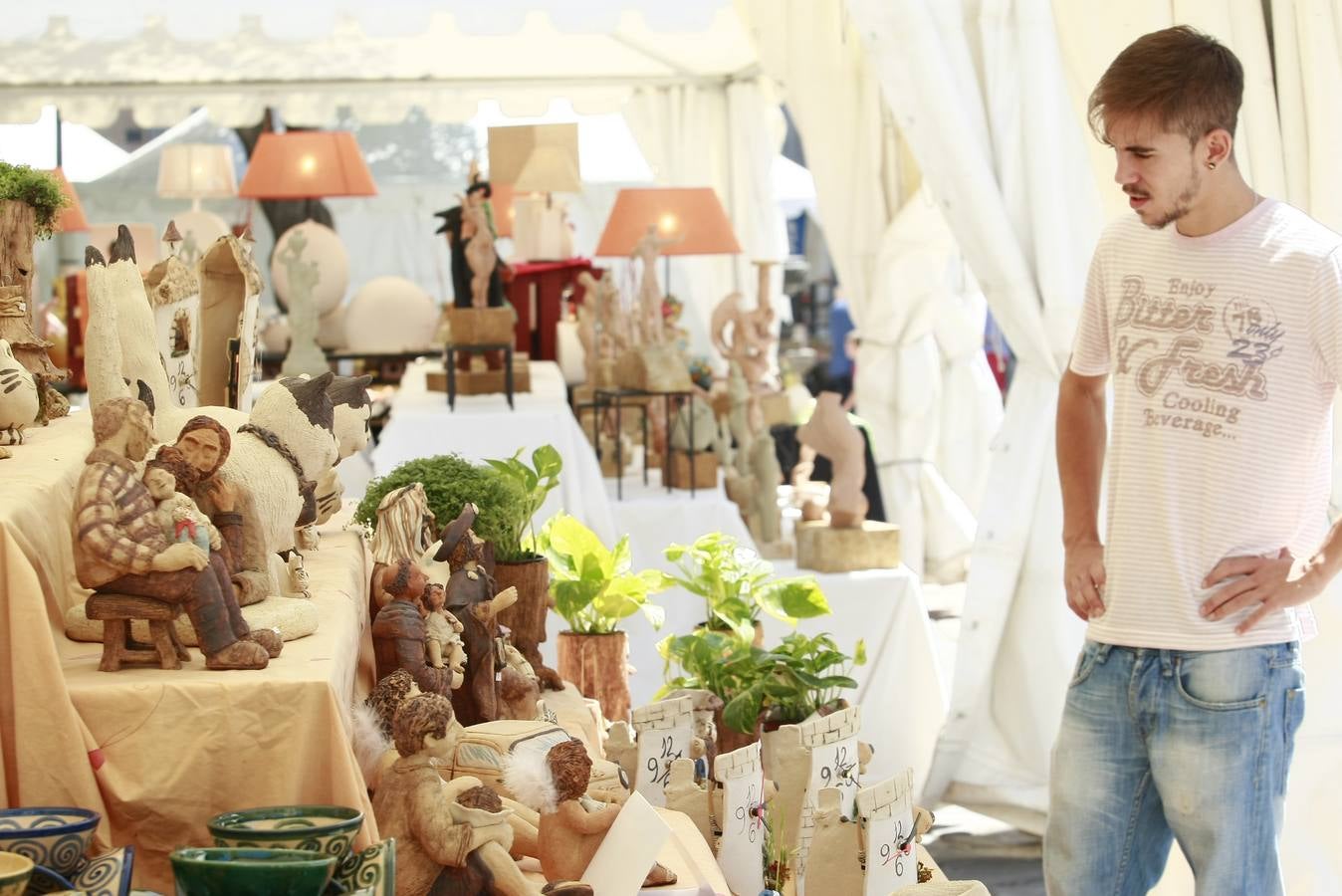 La plaza de Los Bandos de Salamanca acoge la XXVIII Feria del Barro
