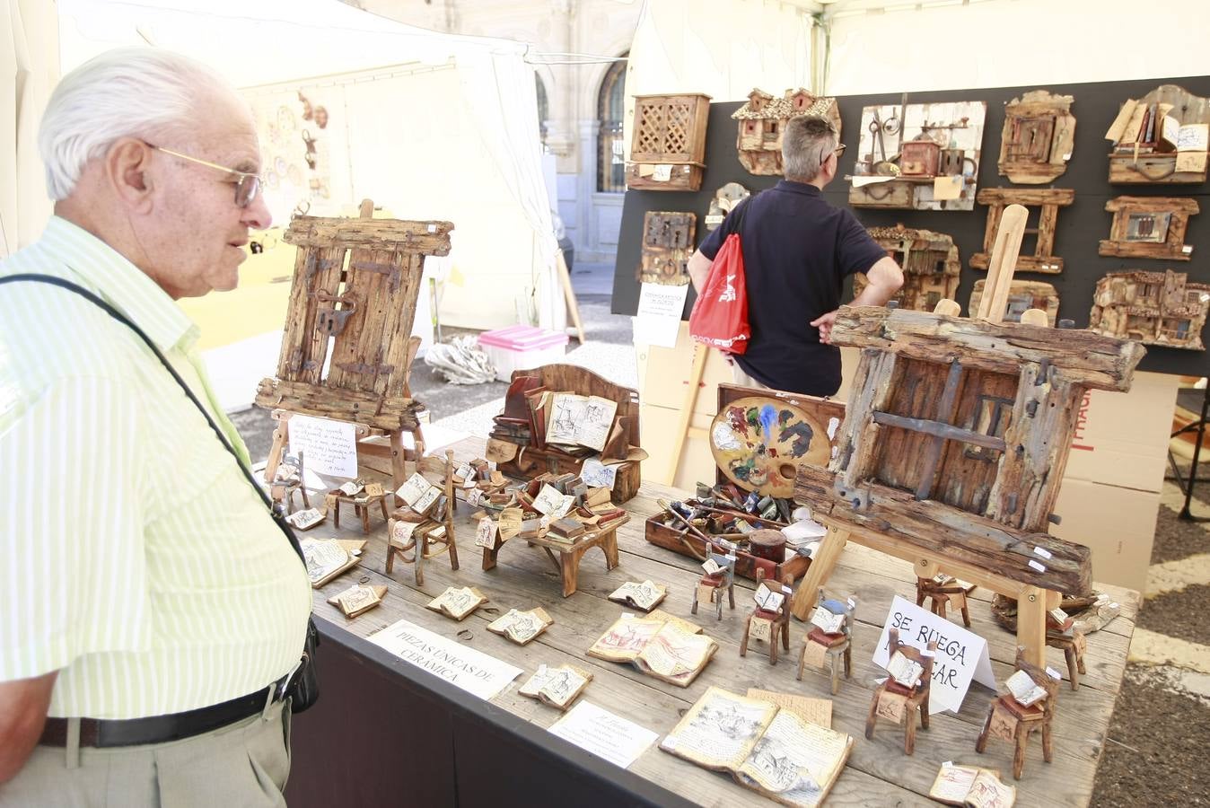 La plaza de Los Bandos de Salamanca acoge la XXVIII Feria del Barro