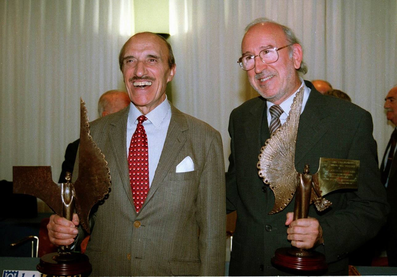 26.09.99 El actor José Sazatornil "Saza" (izda) y el intérprete y director de escena Juan Antonio Quintana (dcha) han recibido hoy los premios que anualmente concede la asociación Amigos del Teatro de Valladolid.