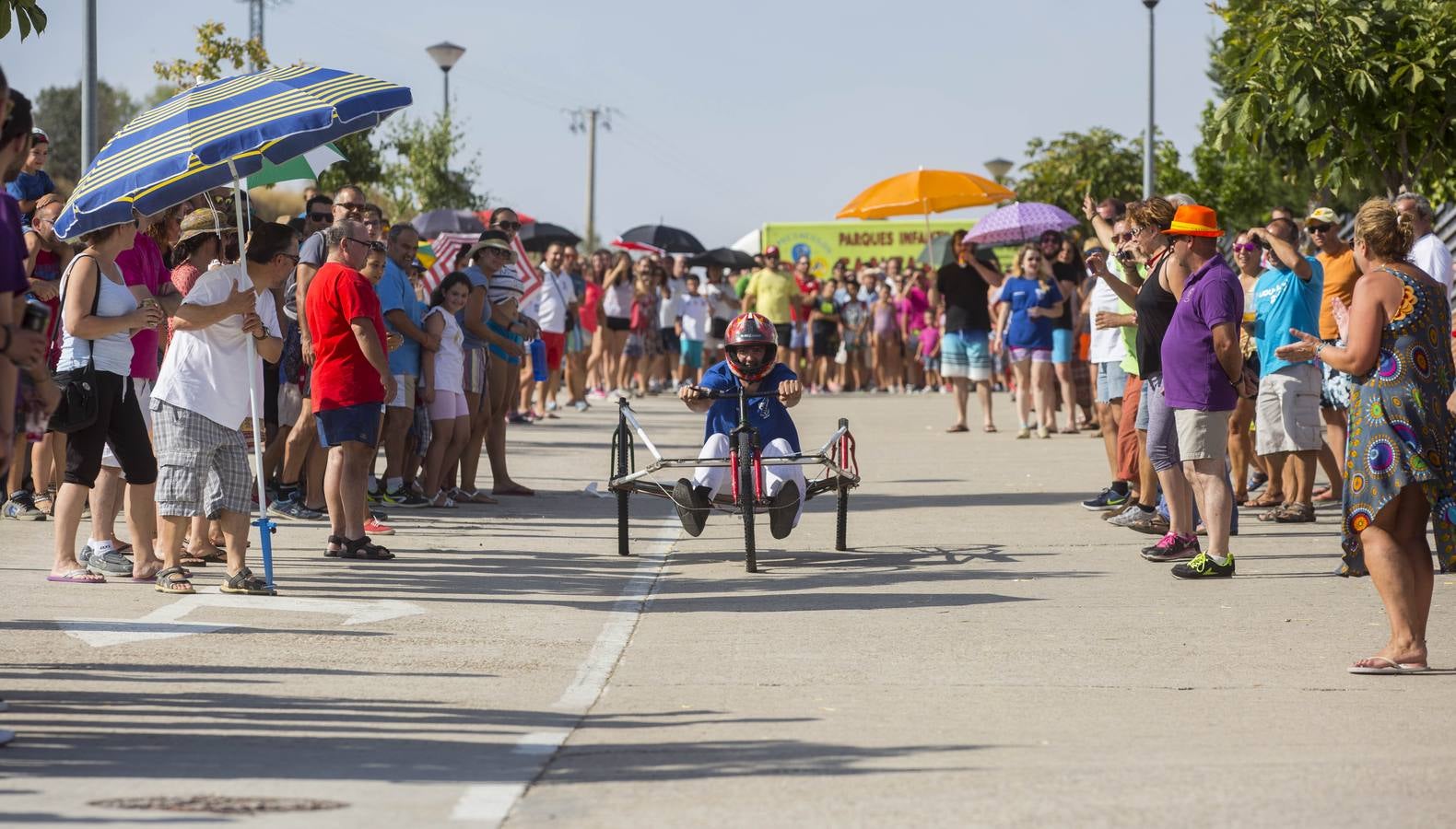Carrera de autos locos en las fiestas de Viana de Cega