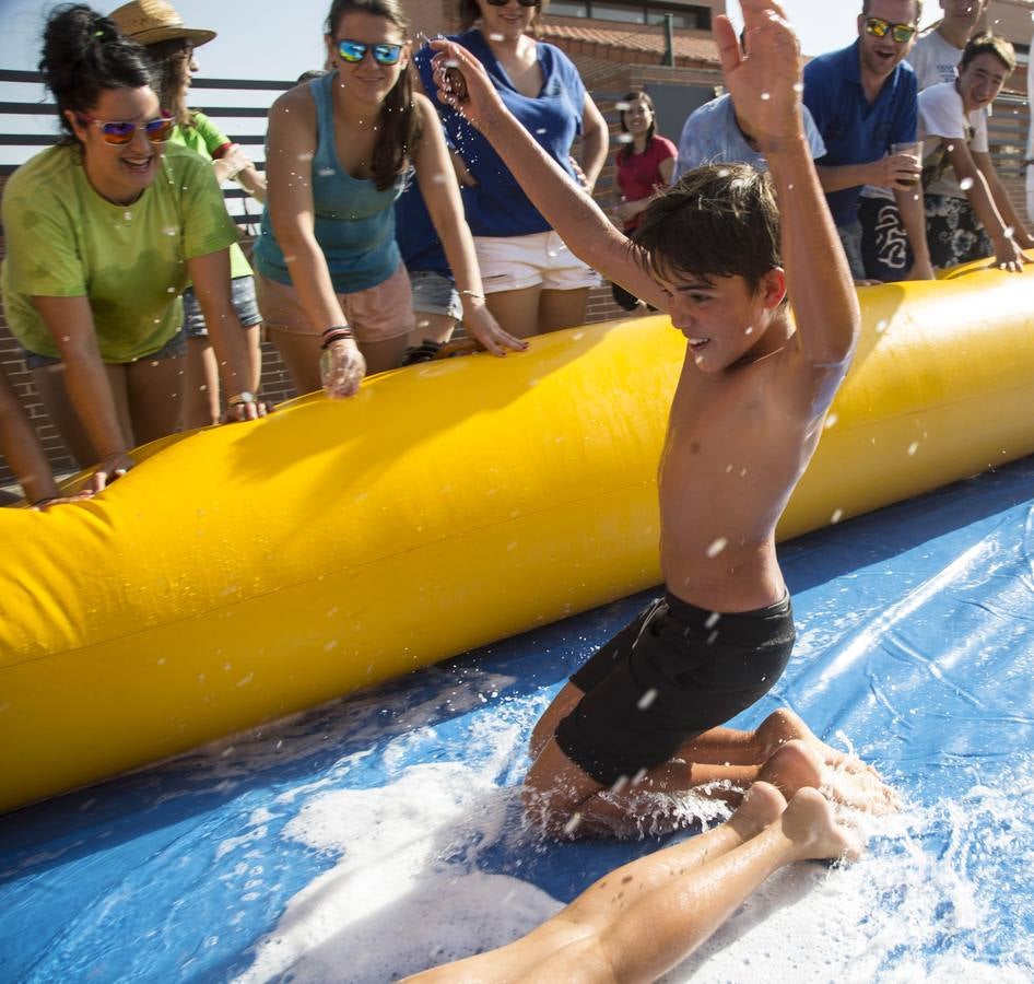 Carrera de autos locos en las fiestas de Viana de Cega